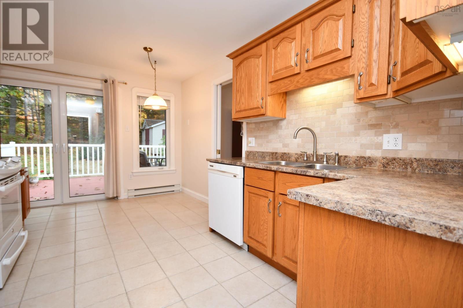 70 Portland Estates Boulevard, Dartmouth, Nova Scotia  B2W 6E5 - Photo 6 - 202526286