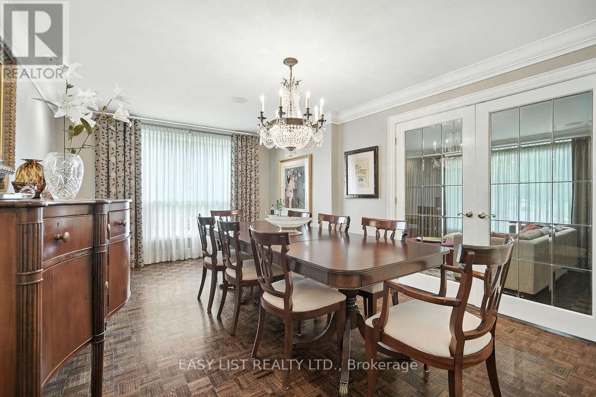 17 Denmark Crescent, Toronto, Ontario  M2R 1J3 - Photo 3 - C12486673