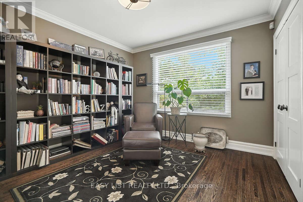 17 Denmark Crescent, Toronto, Ontario  M2R 1J3 - Photo 9 - C12486673