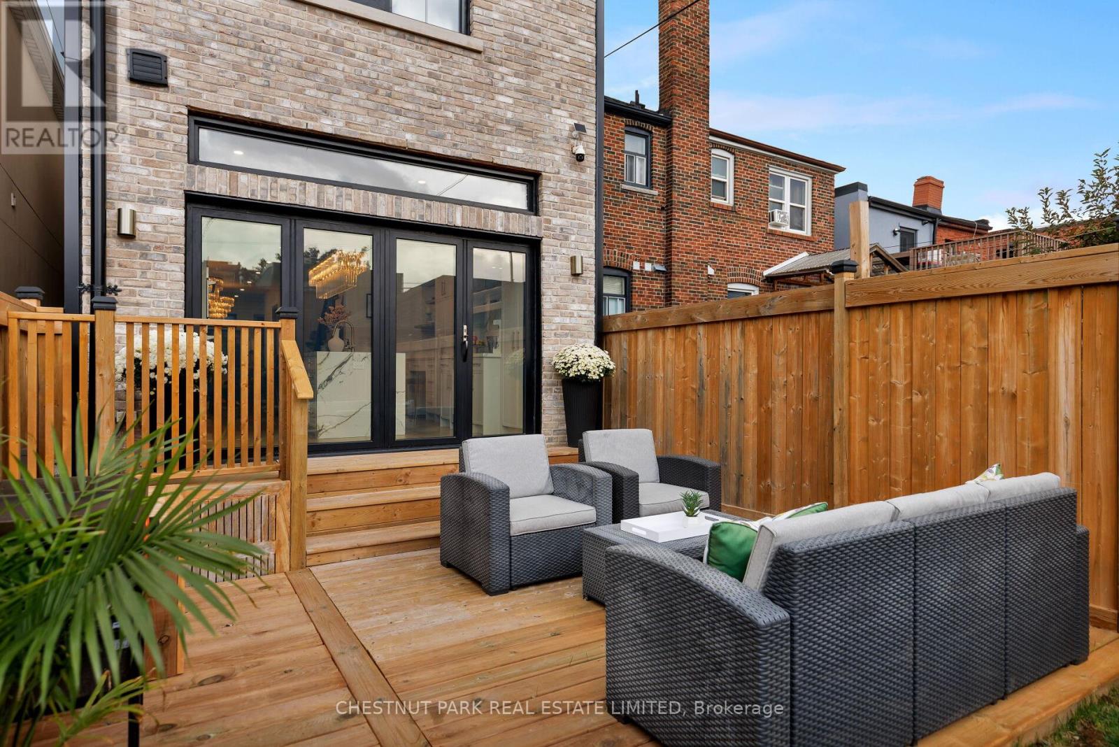 269 Euclid Avenue, Toronto, Ontario  M6J 2K1 - Photo 9 - C12486694