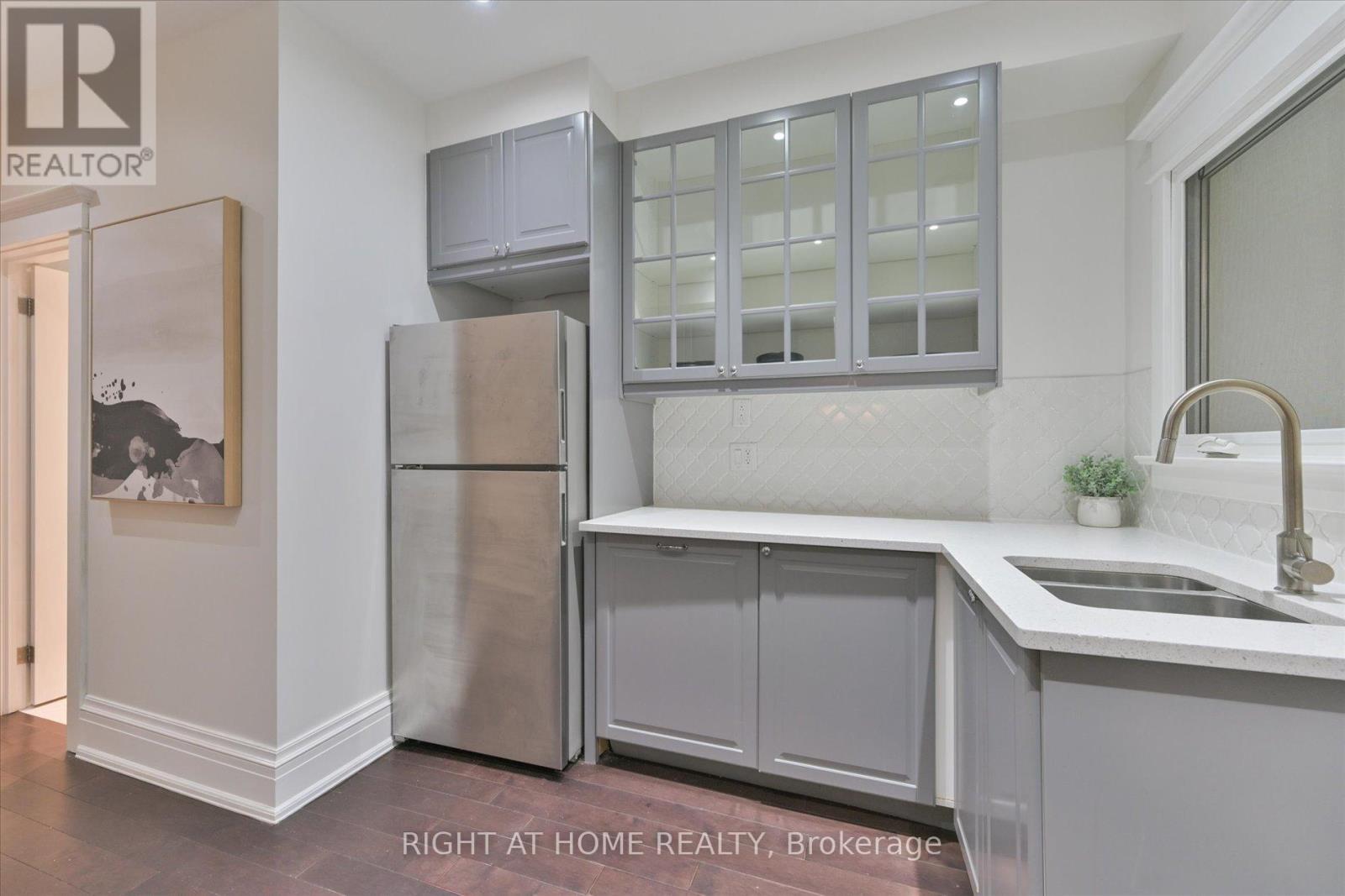 28 Baltic Avenue, Toronto, Ontario  M4J 1S2 - Photo 14 - E12486685