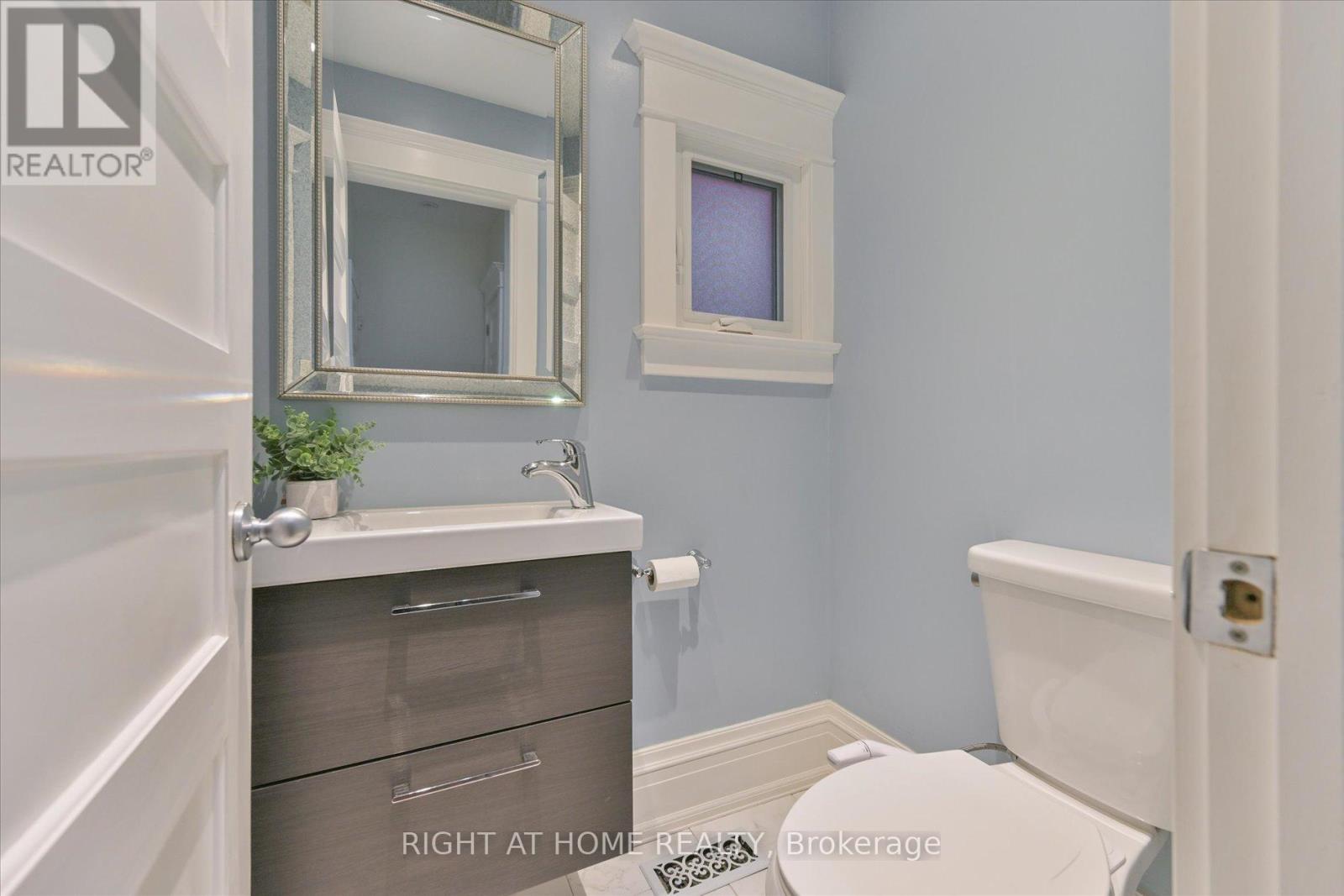 28 Baltic Avenue, Toronto, Ontario  M4J 1S2 - Photo 16 - E12486685