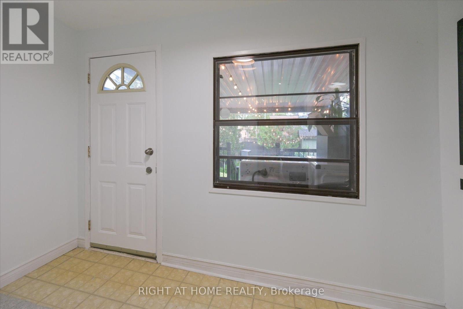 28 Baltic Avenue, Toronto, Ontario  M4J 1S2 - Photo 17 - E12486685