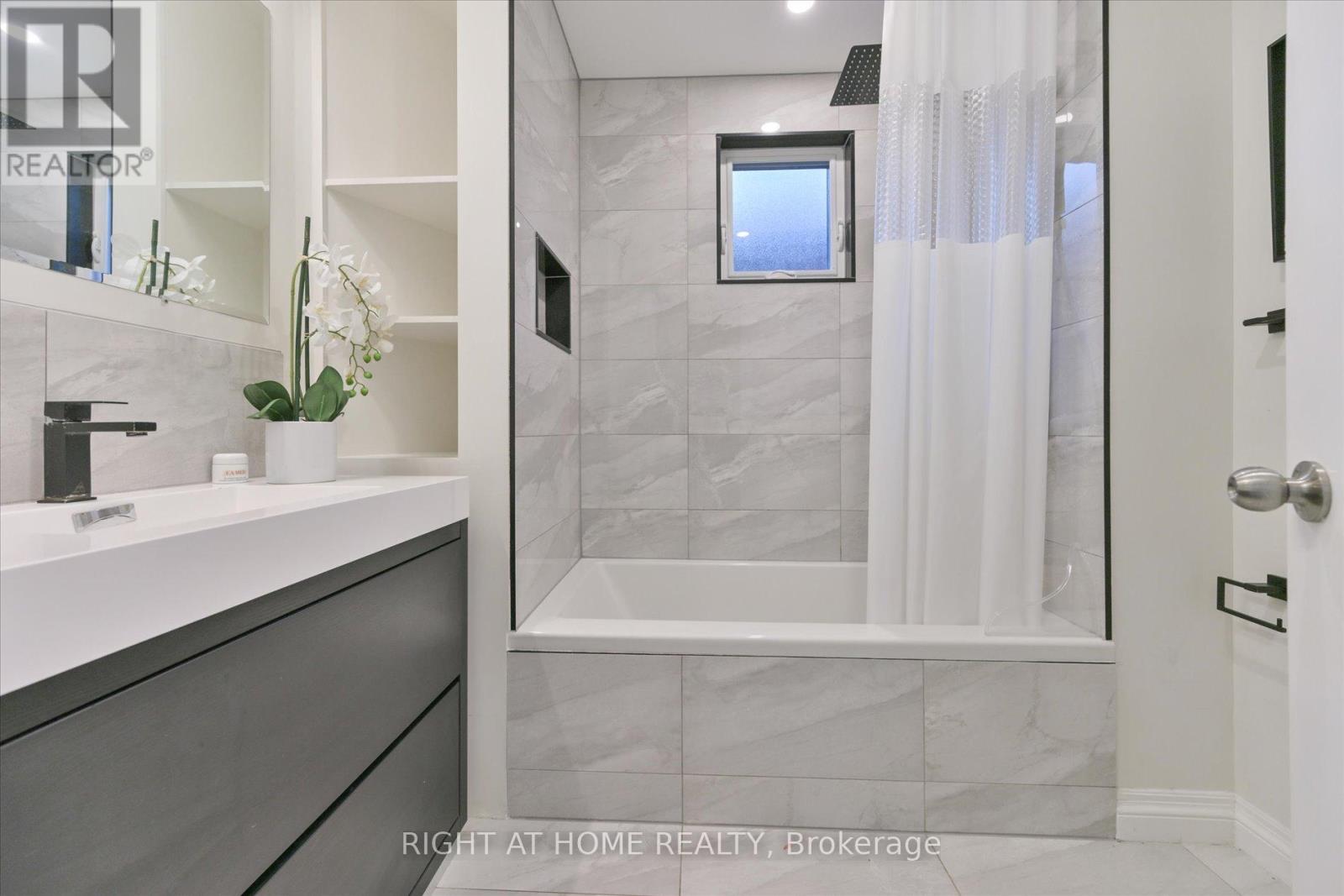 28 Baltic Avenue, Toronto, Ontario  M4J 1S2 - Photo 25 - E12486685