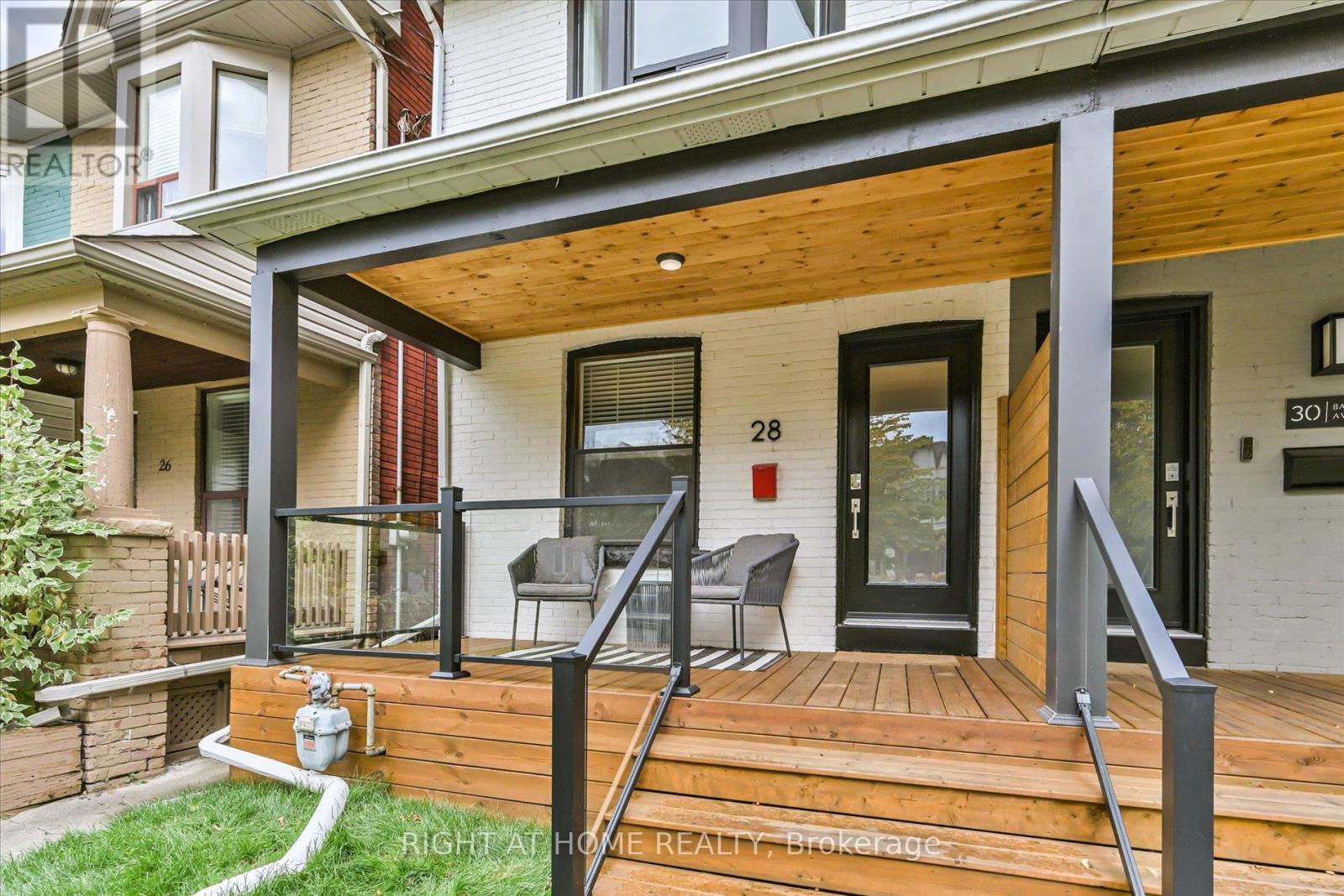 28 Baltic Avenue, Toronto, Ontario  M4J 1S2 - Photo 3 - E12486685