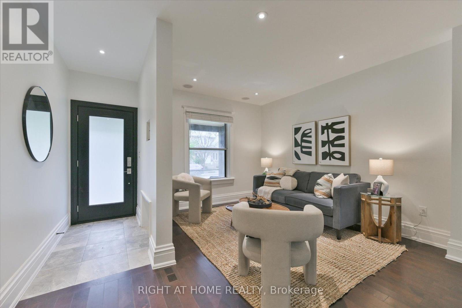 28 Baltic Avenue, Toronto, Ontario  M4J 1S2 - Photo 4 - E12486685