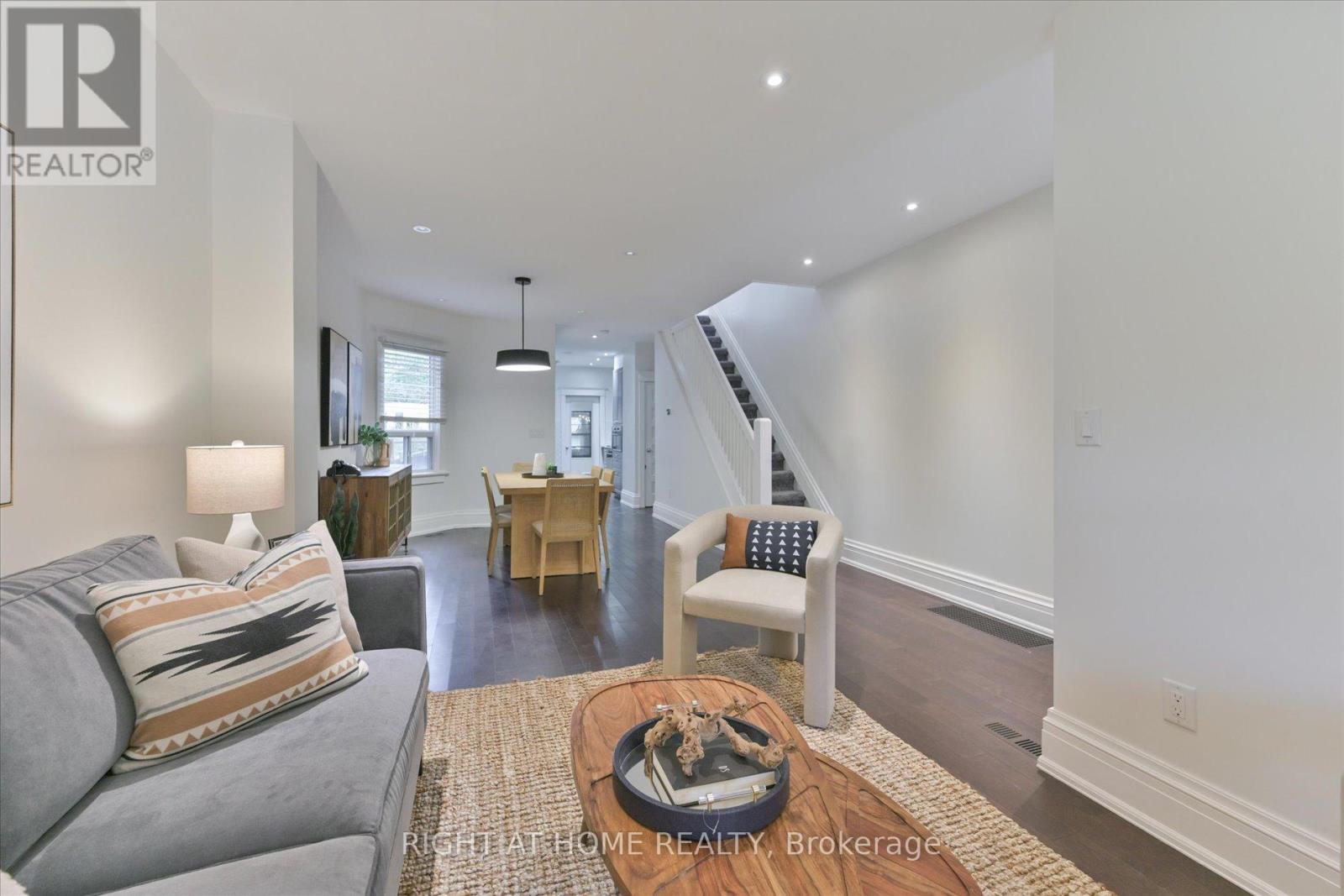 28 Baltic Avenue, Toronto, Ontario  M4J 1S2 - Photo 7 - E12486685