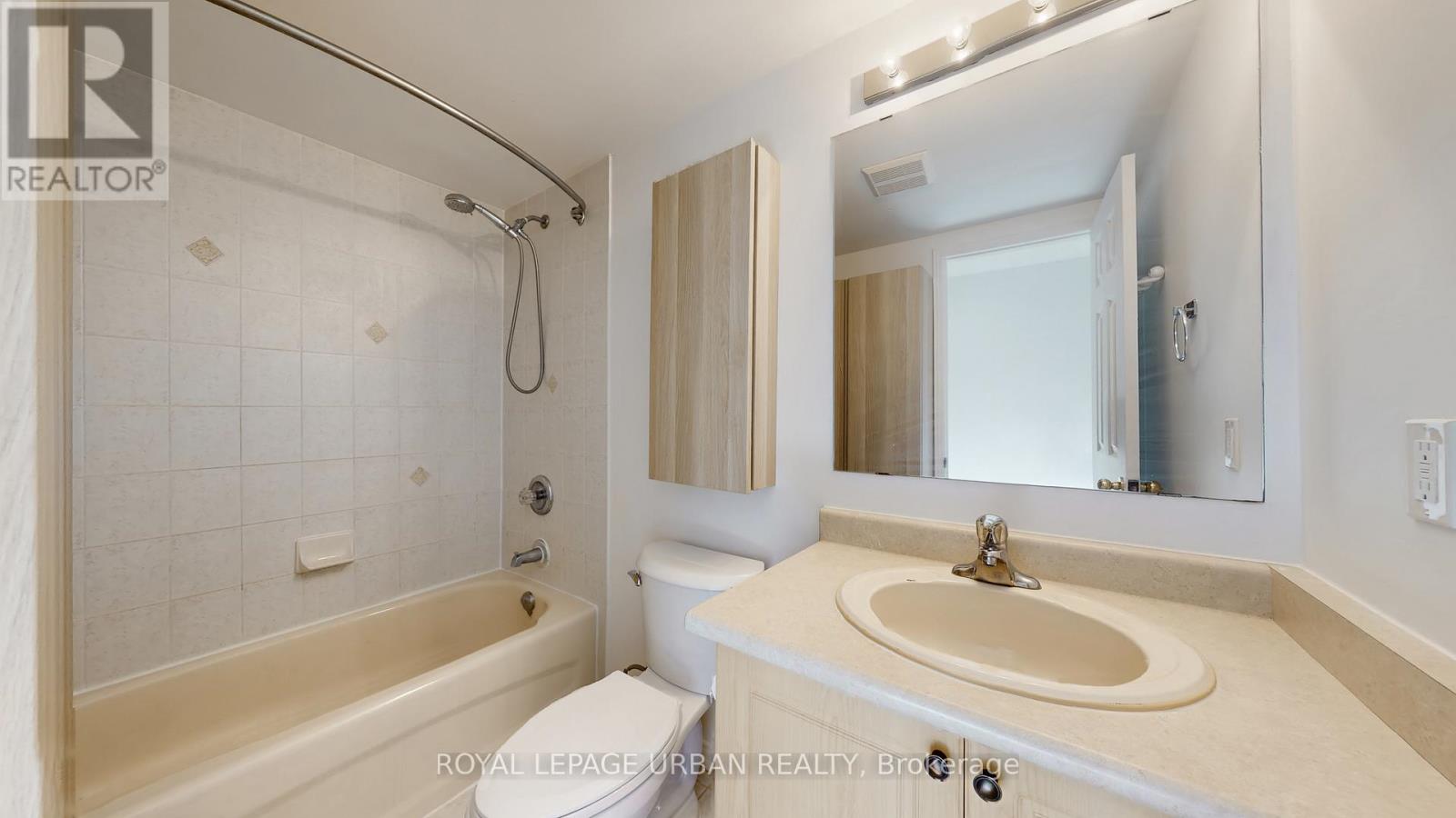 Main Level - 4651c Kingston Road, Toronto, Ontario  M1E 2P8 - Photo 8 - E12486692