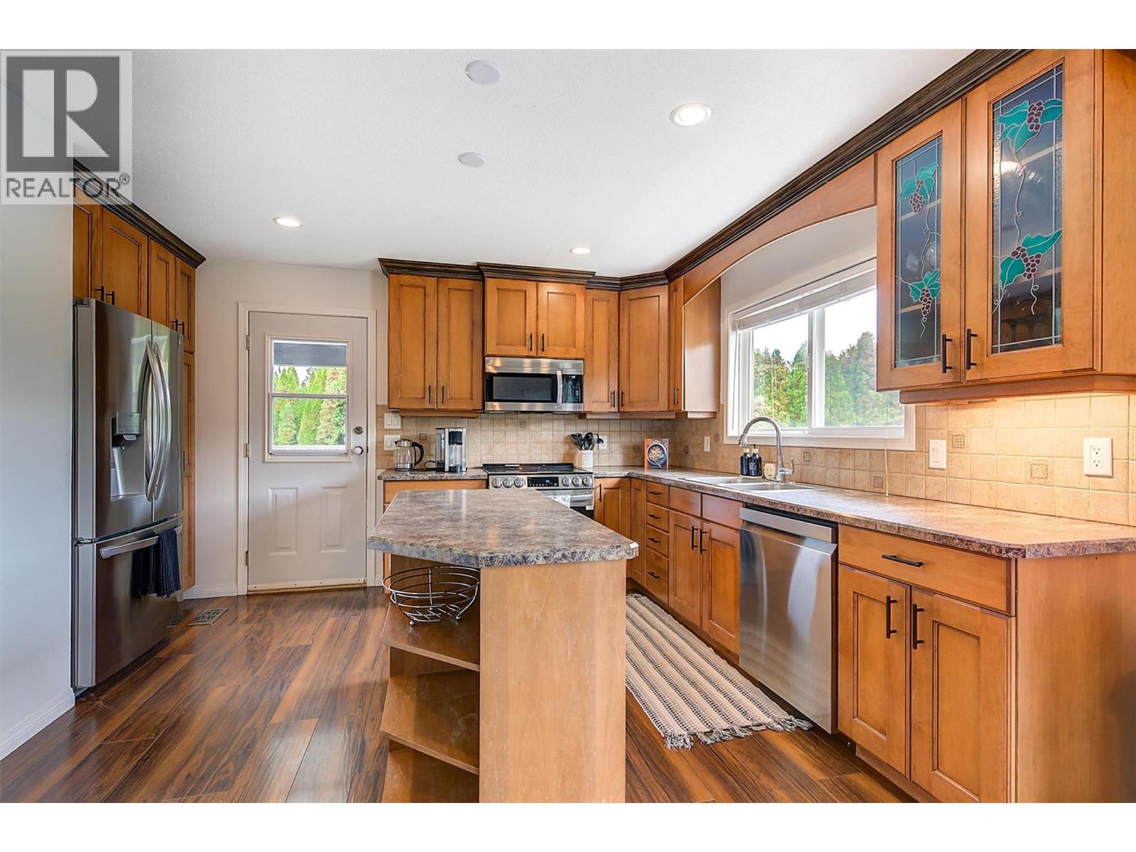 790 Torrs Court, Kelowna, British Columbia  V1W 1B5 - Photo 12 - 10366869