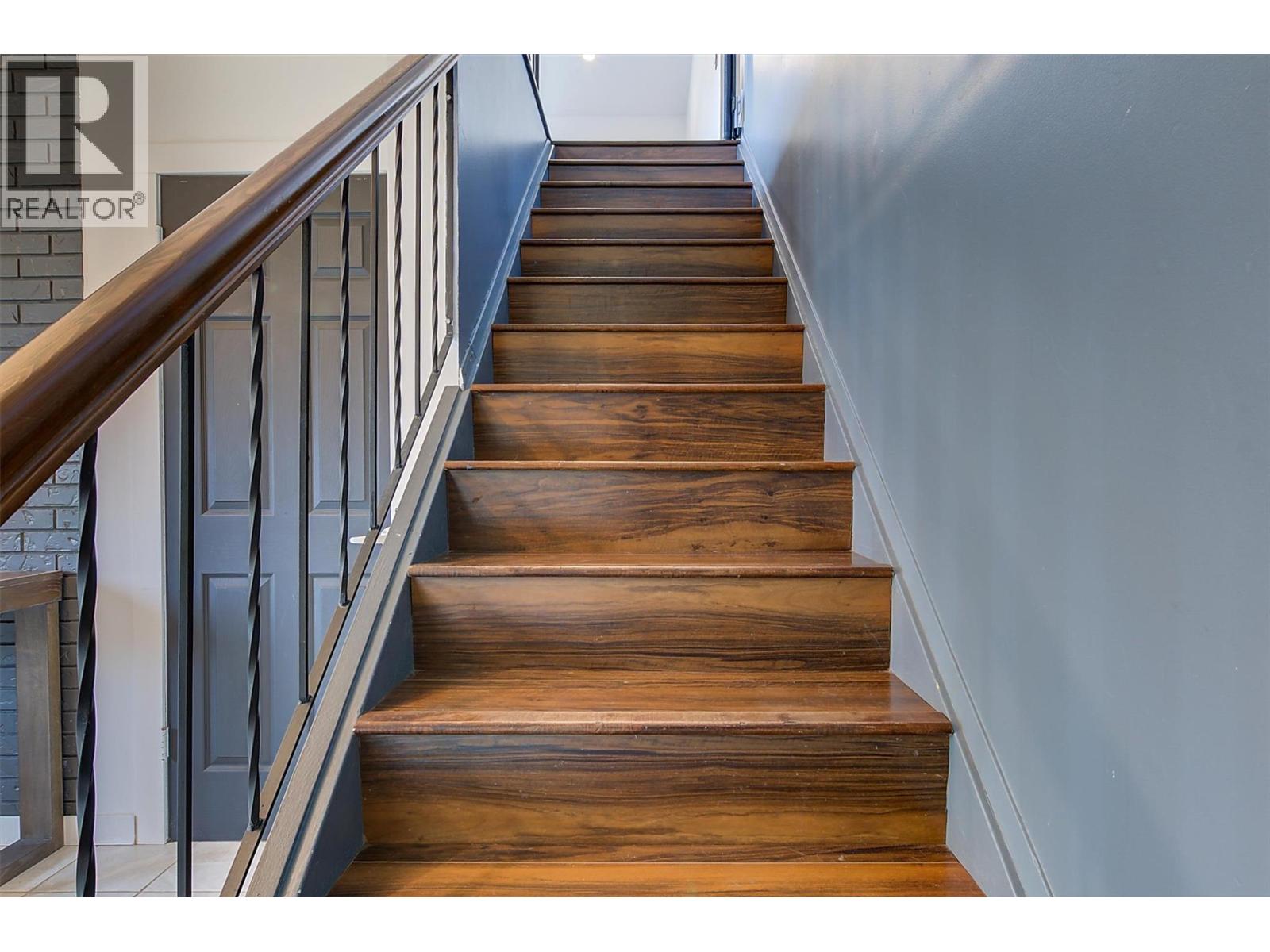 790 Torrs Court, Kelowna, British Columbia  V1W 1B5 - Photo 5 - 10366869