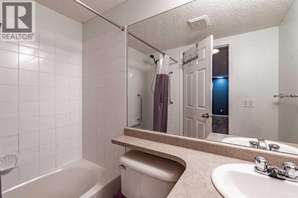 8213, 304 Mackenzie Way Sw, Airdrie, Alberta  T4B 3H8 - Photo 23 - A2242672