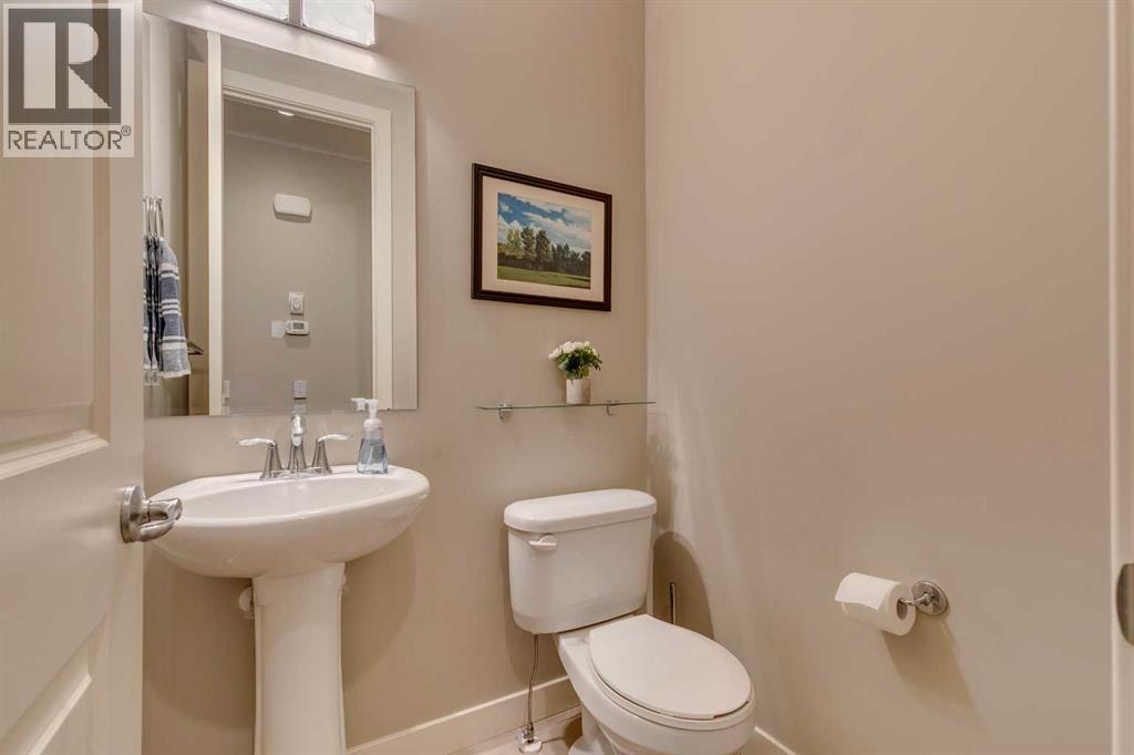 101 Cranarch Common Se, Calgary, Alberta  T3M 1M1 - Photo 17 - A2250147