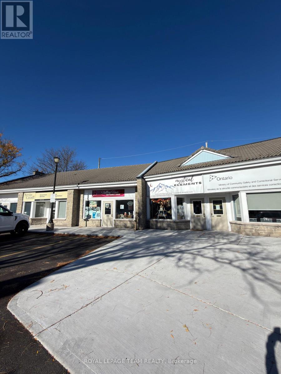 4 - 75 Elgin Street W, Arnprior, Ontario  K7S 3T9 - Photo 4 - X12486737