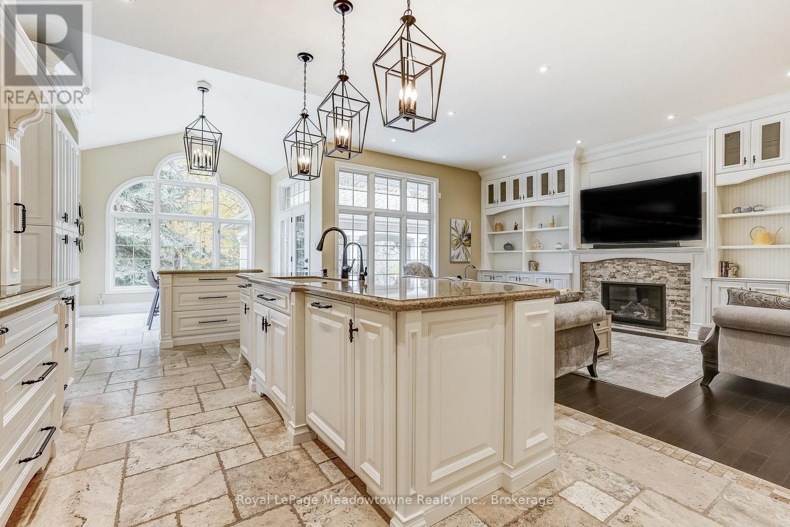 18 Parkshore Place, Hamilton, Ontario  L0R 1H1 - Photo 16 - X12486727