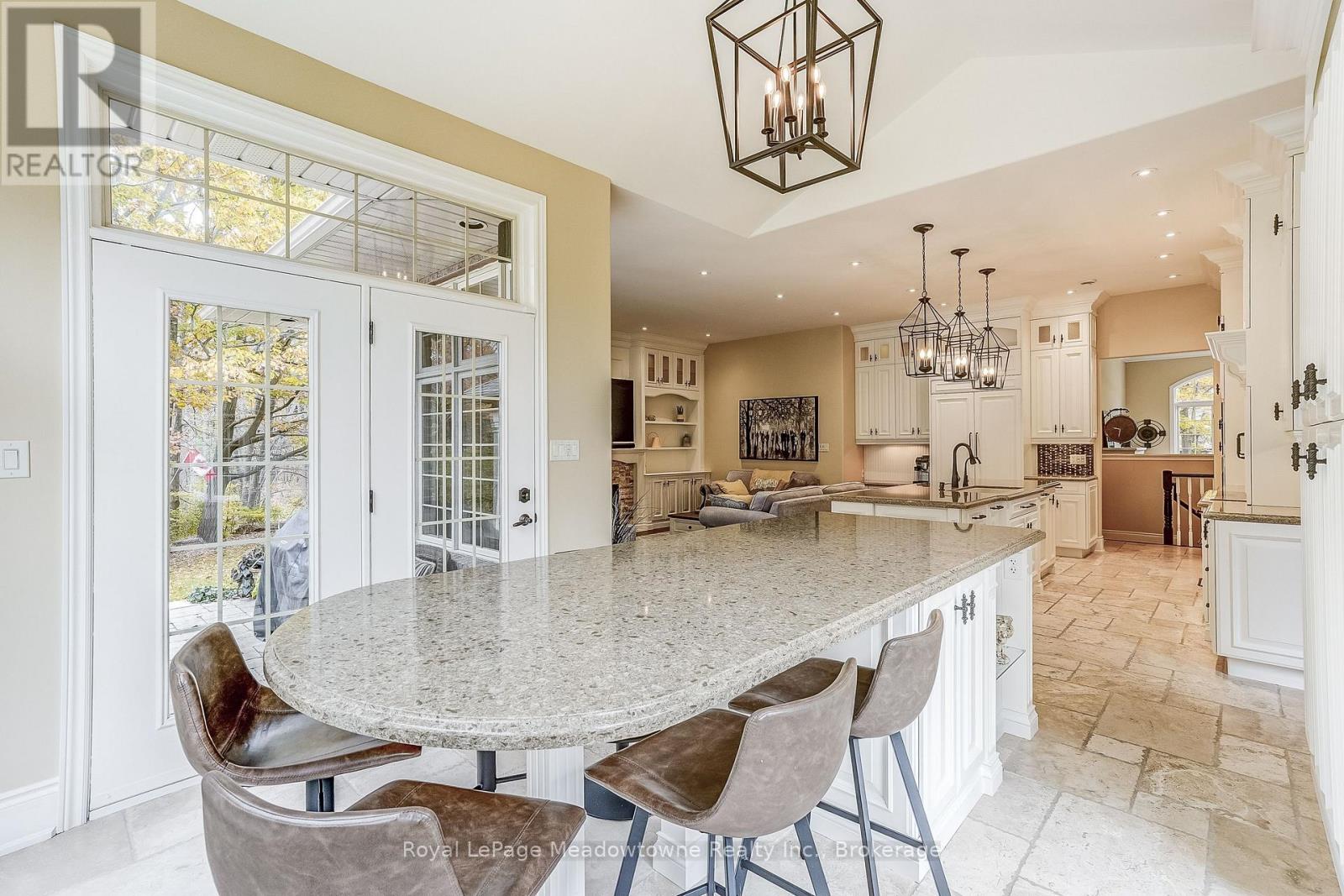 18 Parkshore Place, Hamilton, Ontario  L0R 1H1 - Photo 18 - X12486727