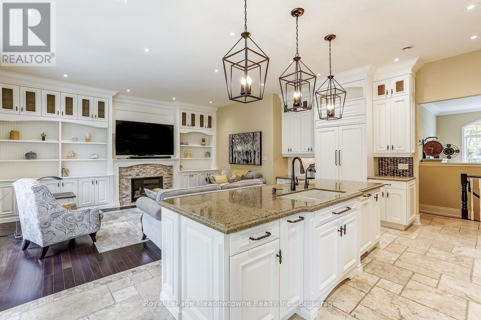 18 Parkshore Place, Hamilton, Ontario  L0R 1H1 - Photo 19 - X12486727