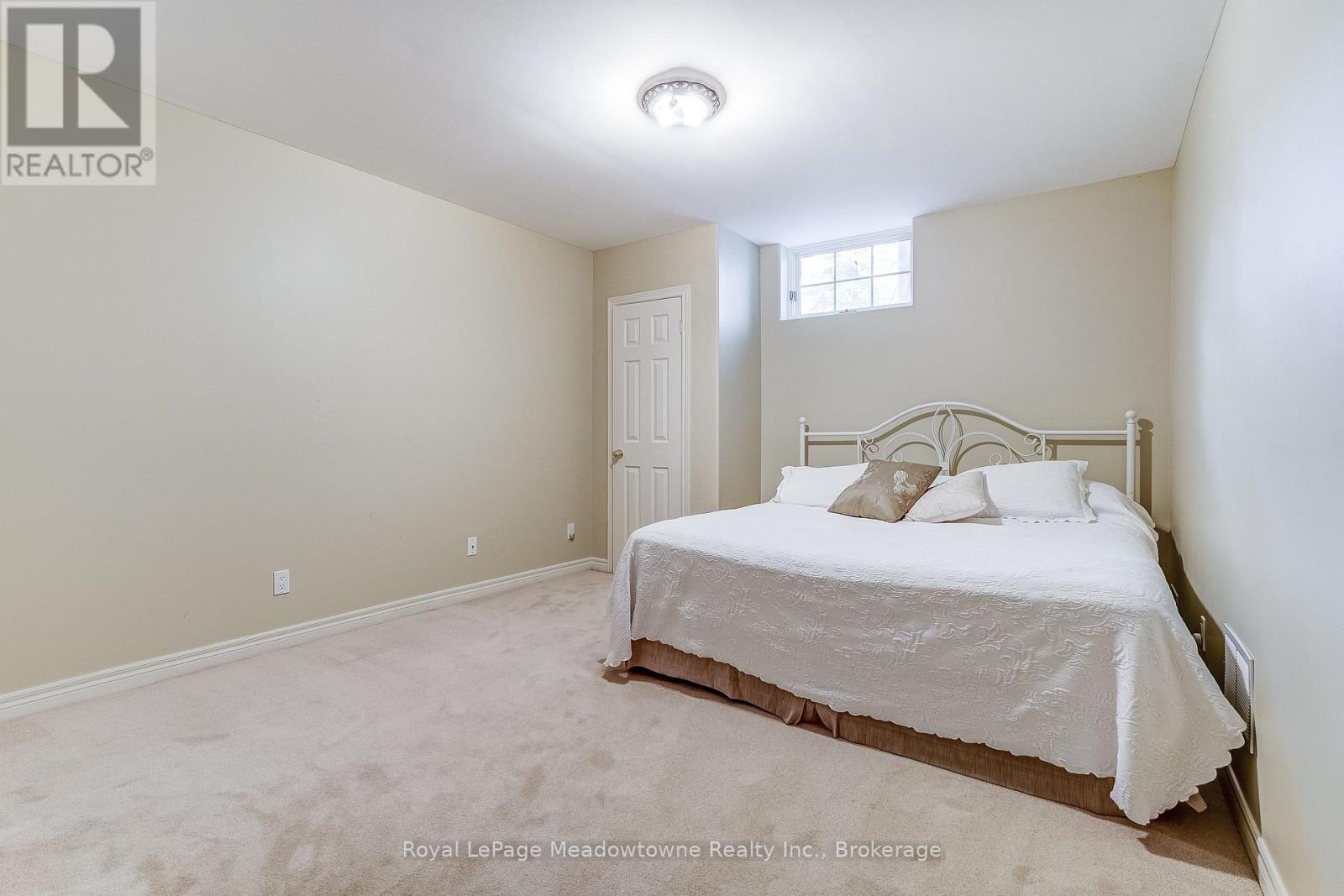 18 Parkshore Place, Hamilton, Ontario  L0R 1H1 - Photo 34 - X12486727