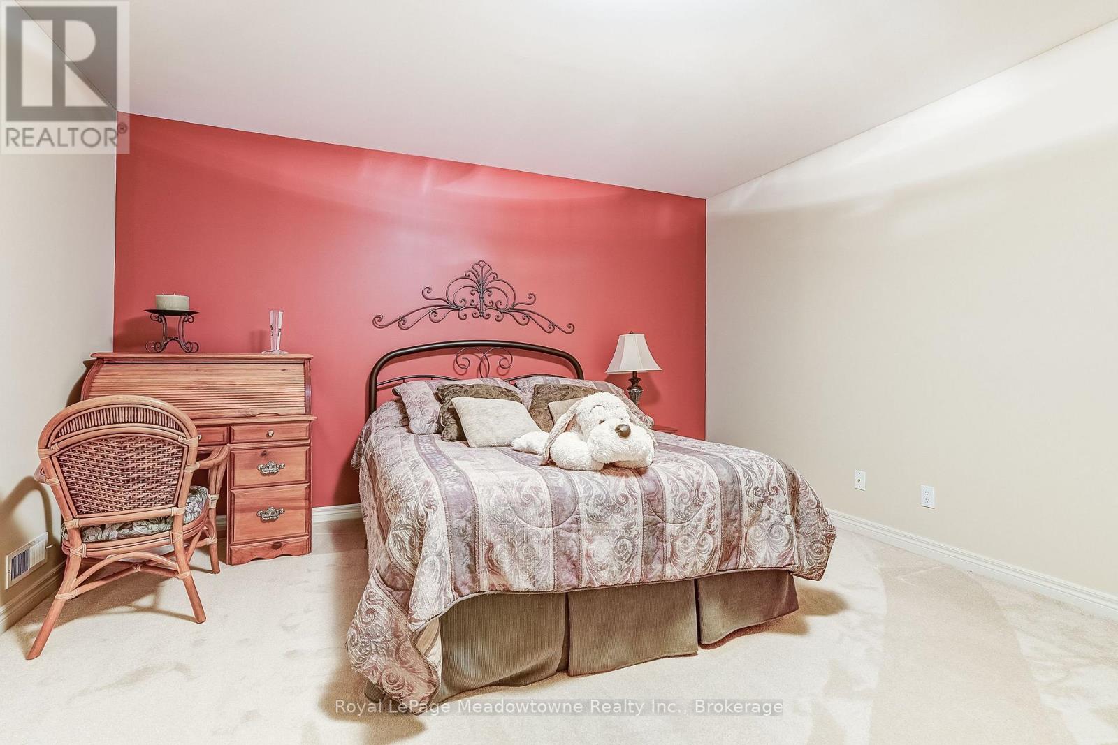 18 Parkshore Place, Hamilton, Ontario  L0R 1H1 - Photo 36 - X12486727