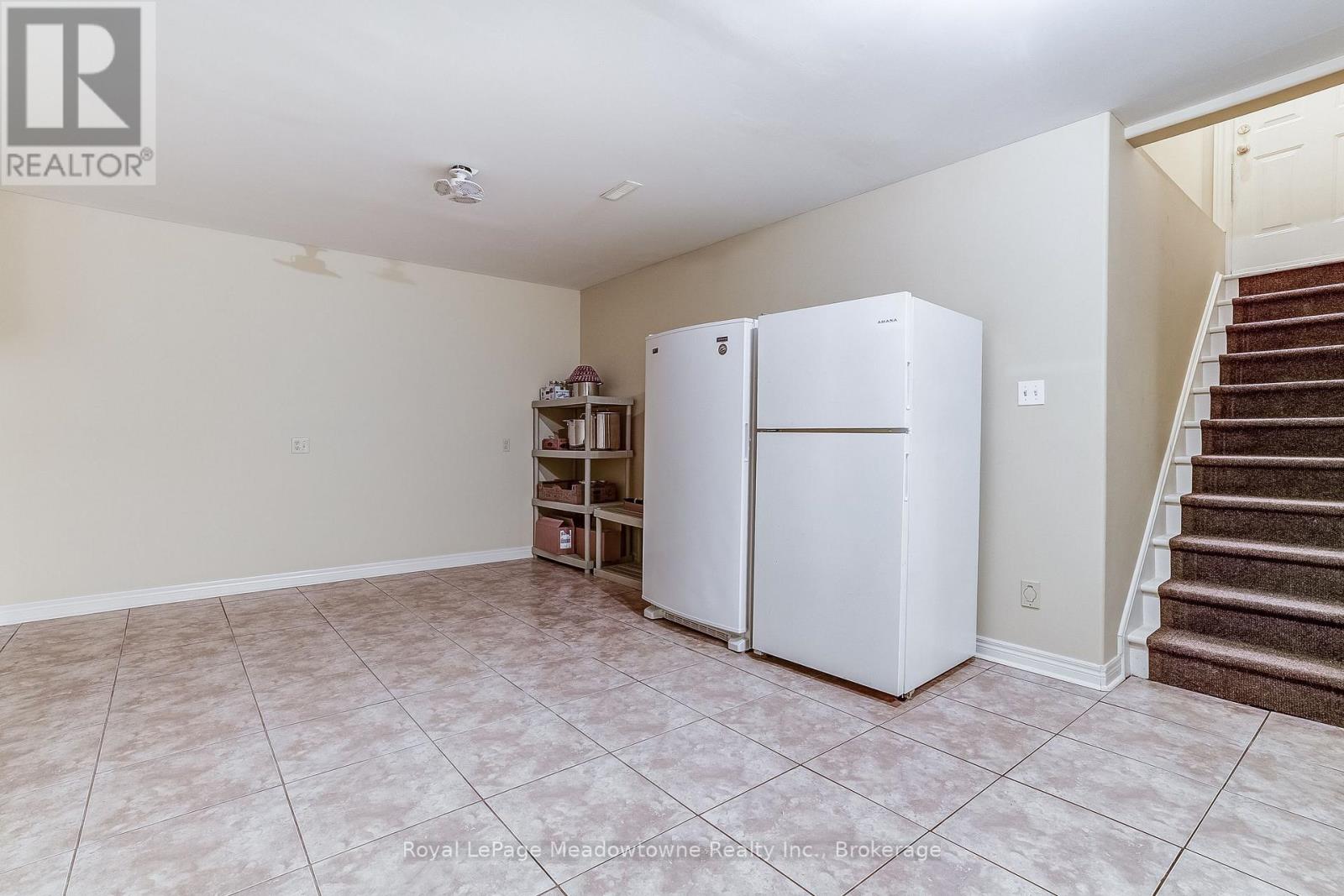 18 Parkshore Place, Hamilton, Ontario  L0R 1H1 - Photo 37 - X12486727