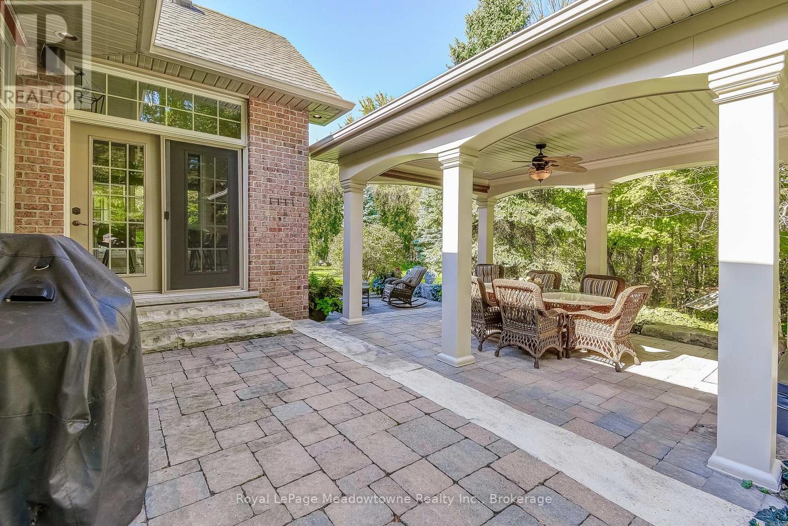 18 Parkshore Place, Hamilton, Ontario  L0R 1H1 - Photo 44 - X12486727