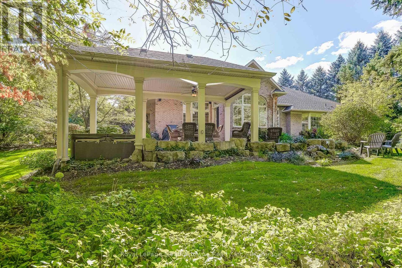 18 Parkshore Place, Hamilton, Ontario  L0R 1H1 - Photo 45 - X12486727