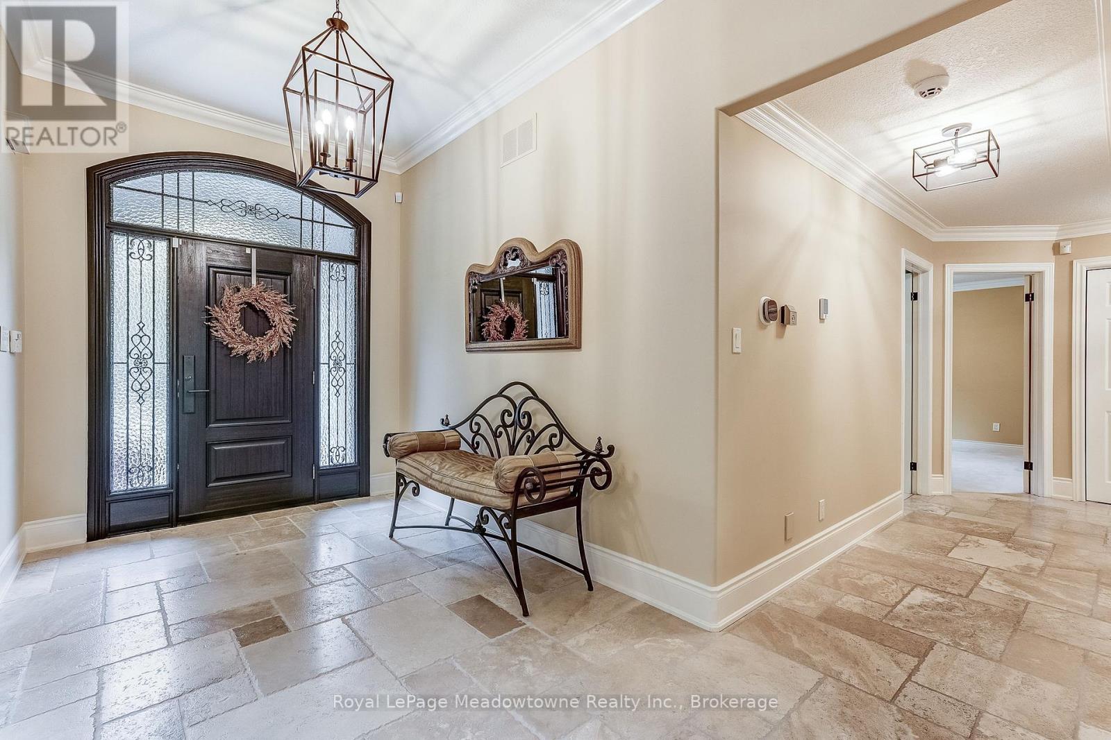 18 Parkshore Place, Hamilton, Ontario  L0R 1H1 - Photo 8 - X12486727