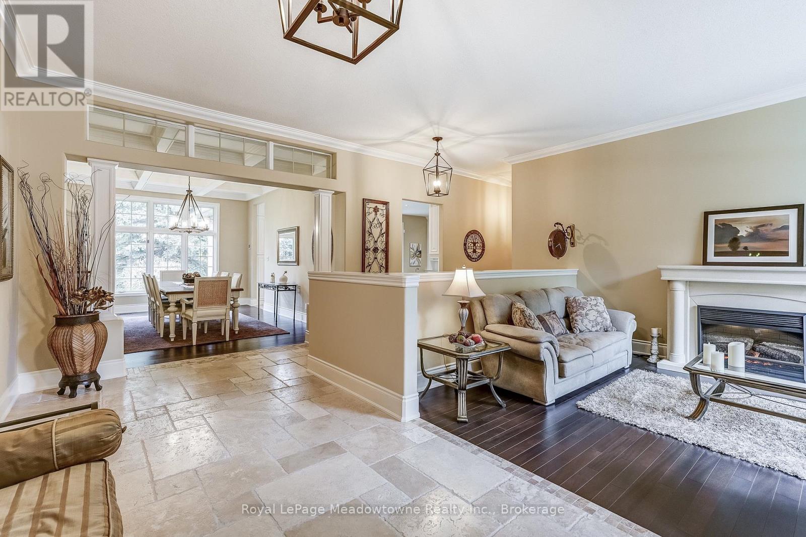 18 Parkshore Place, Hamilton, Ontario  L0R 1H1 - Photo 9 - X12486727