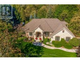 18 PARKSHORE PLACE, Hamilton, Ontario