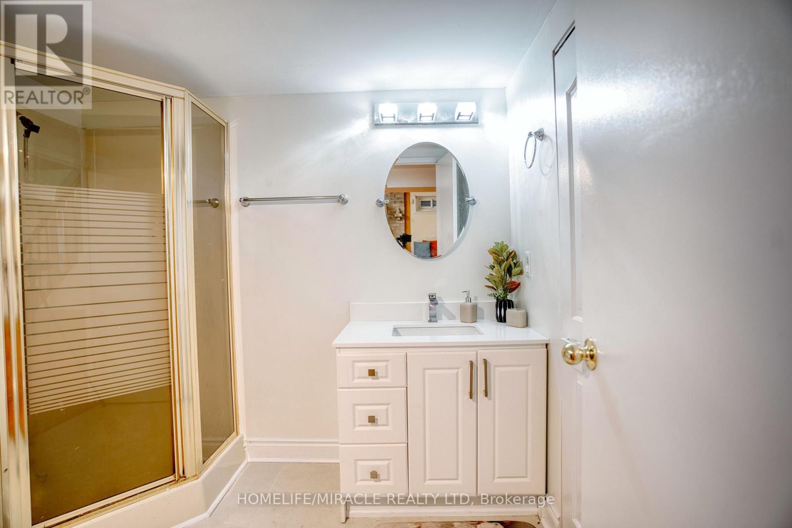 409 - 3353 Martins Pine Crescent, Mississauga, Ontario  L5L 1G3 - Photo 14 - W12486646