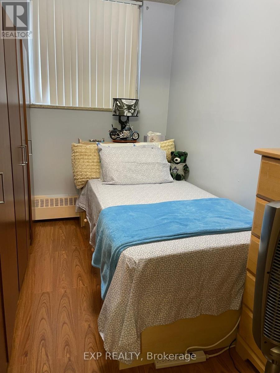 508 - 200 Lotherton Pathway, Toronto, Ontario  M6B 2G8 - Photo 12 - W12486650