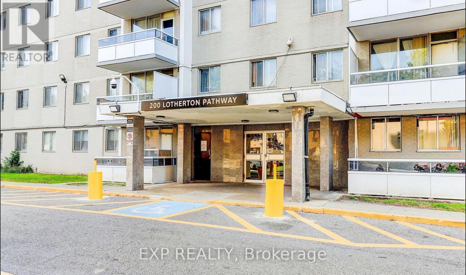 508 - 200 Lotherton Pathway, Toronto, Ontario  M6B 2G8 - Photo 2 - W12486650