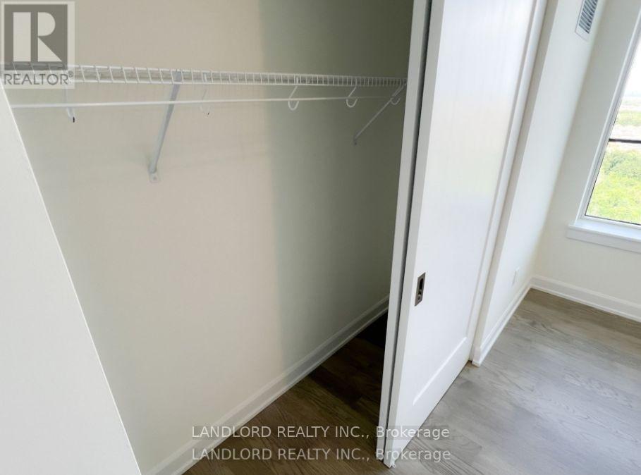 2206 - 3220 William Coltson Avenue, Oakville, Ontario  L6H 7C2 - Photo 12 - W12486663