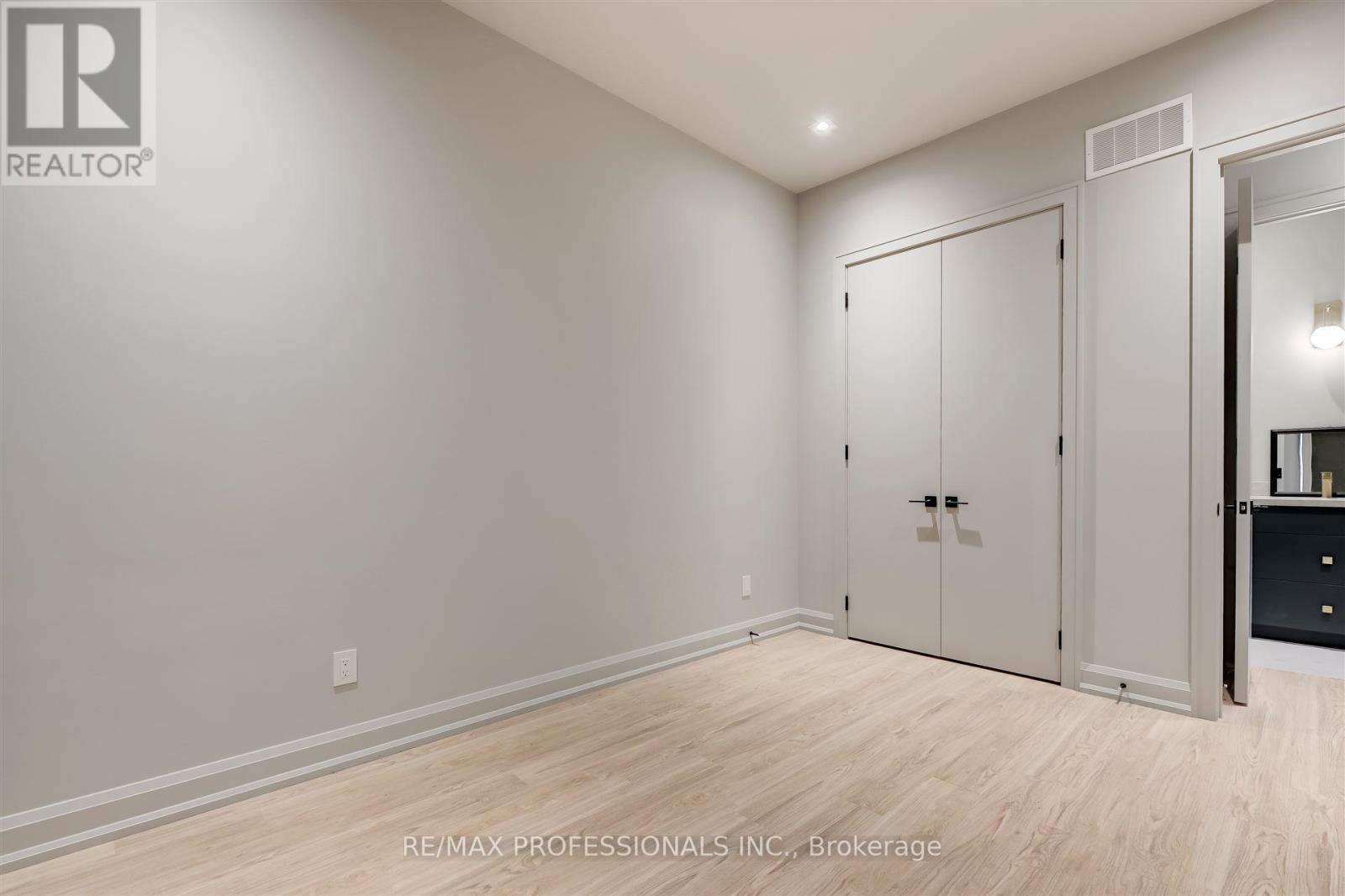 Garden  - 56 Shaver Avenue S, Toronto, Ontario  M9B 3T4 - Photo 14 - W12486671