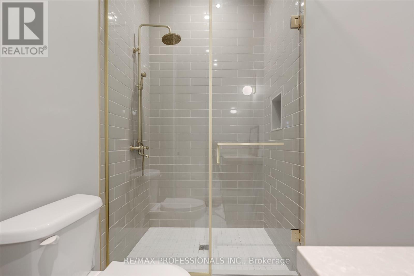 Garden  - 56 Shaver Avenue S, Toronto, Ontario  M9B 3T4 - Photo 16 - W12486671