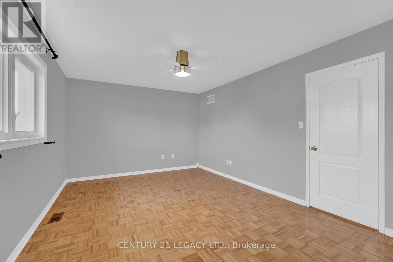 9 Edenvalley Road, Brampton, Ontario  L7A 2M6 - Photo 11 - W12486677