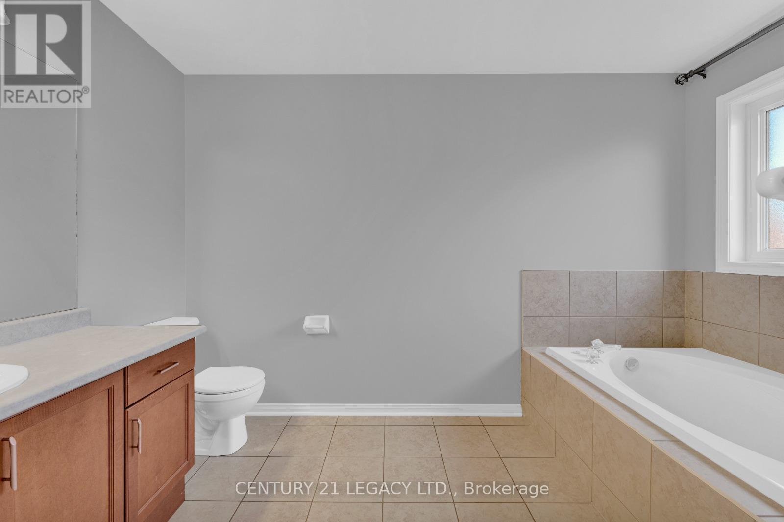 9 Edenvalley Road, Brampton, Ontario  L7A 2M6 - Photo 12 - W12486677