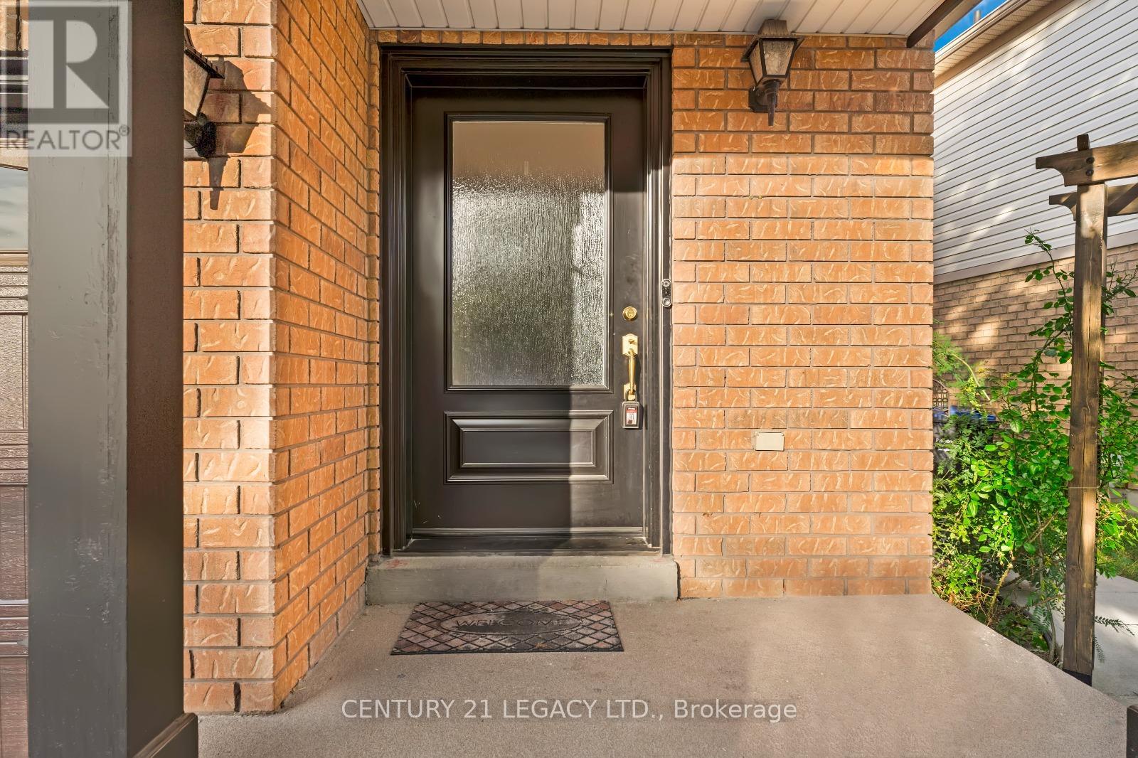 9 Edenvalley Road, Brampton, Ontario  L7A 2M6 - Photo 2 - W12486677