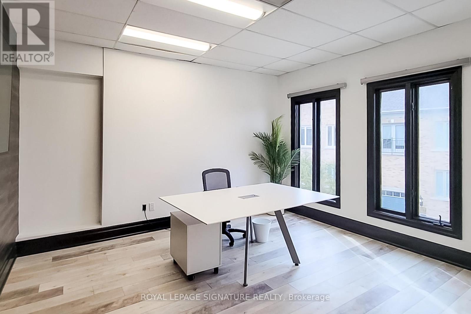 300 - 414 North Service Road E, Oakville, Ontario  L6H 5R2 - Photo 17 - W12486686