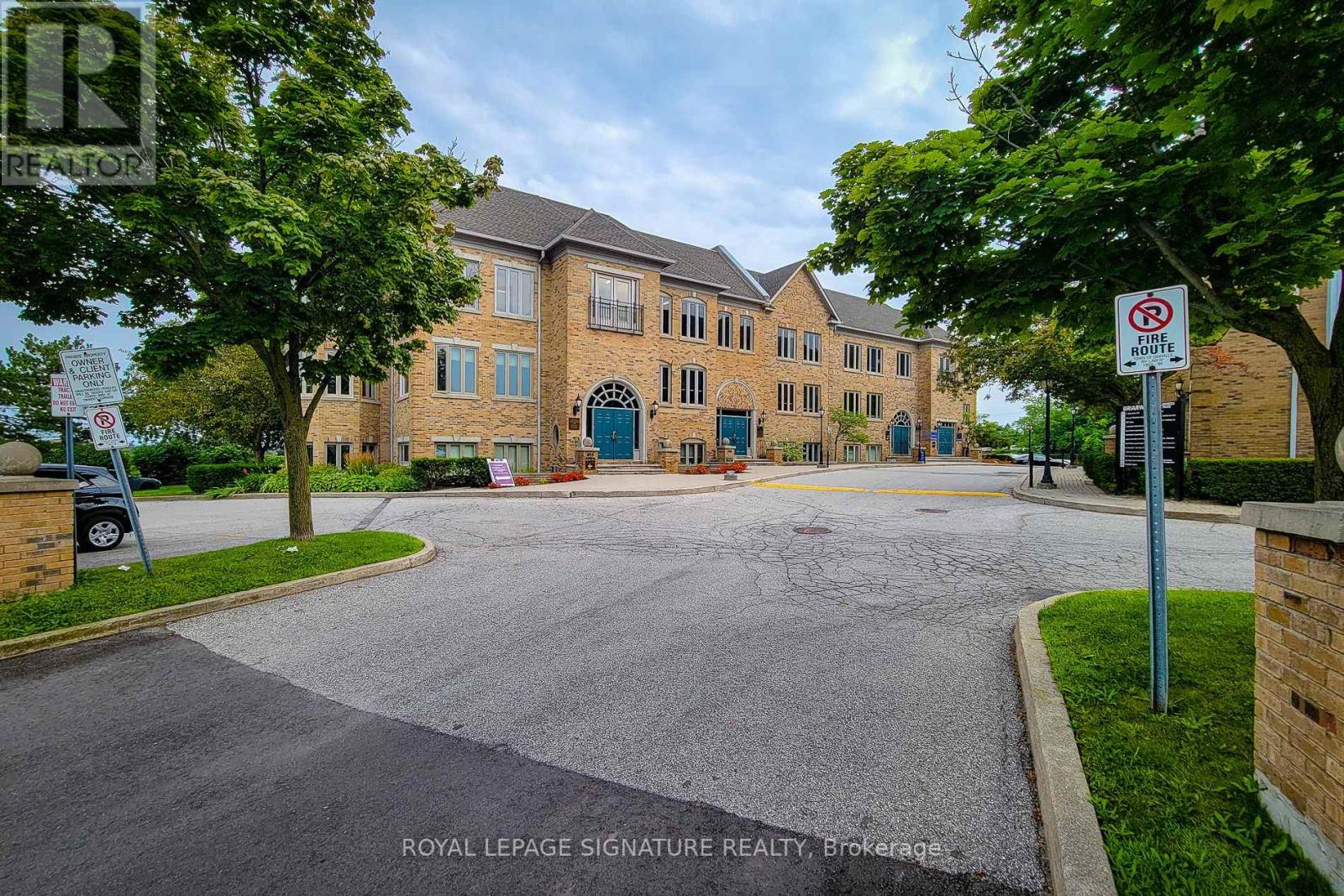 300 - 414 North Service Road E, Oakville, Ontario  L6H 5R2 - Photo 2 - W12486686