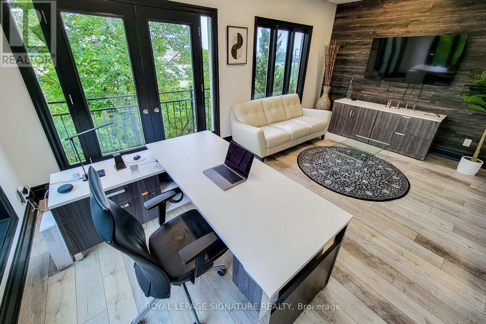 300 - 414 North Service Road E, Oakville, Ontario  L6H 5R2 - Photo 23 - W12486686