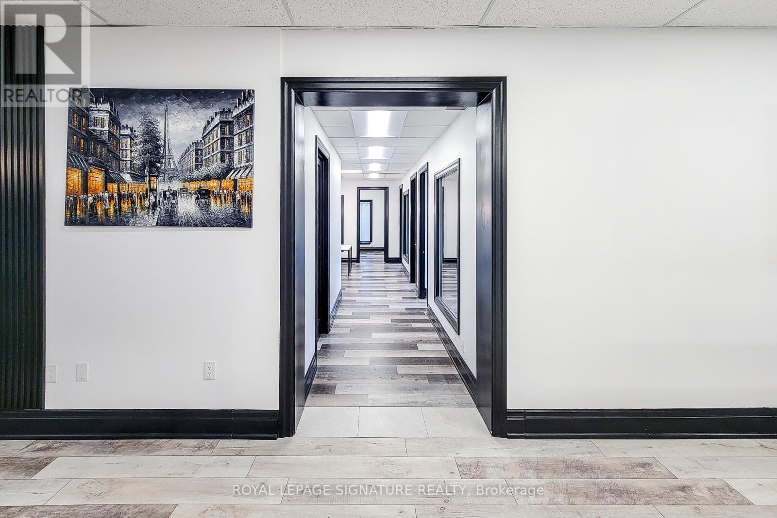 300 - 414 North Service Road E, Oakville, Ontario  L6H 5R2 - Photo 25 - W12486686