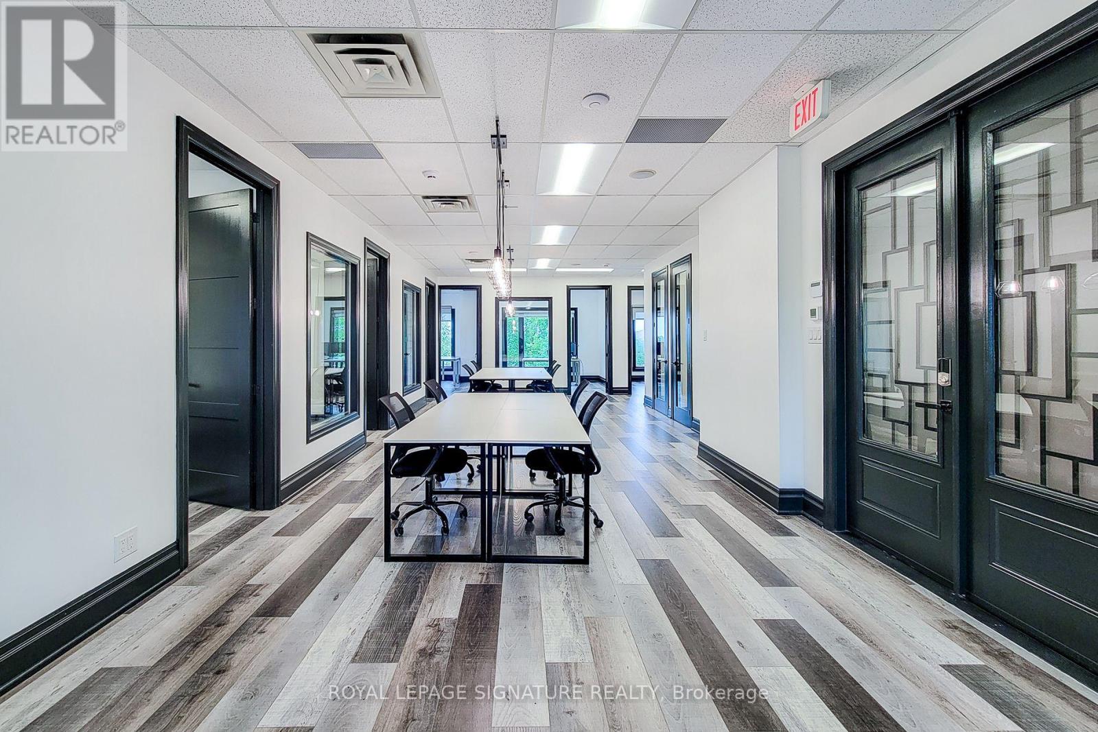 300 - 414 North Service Road E, Oakville, Ontario  L6H 5R2 - Photo 34 - W12486686