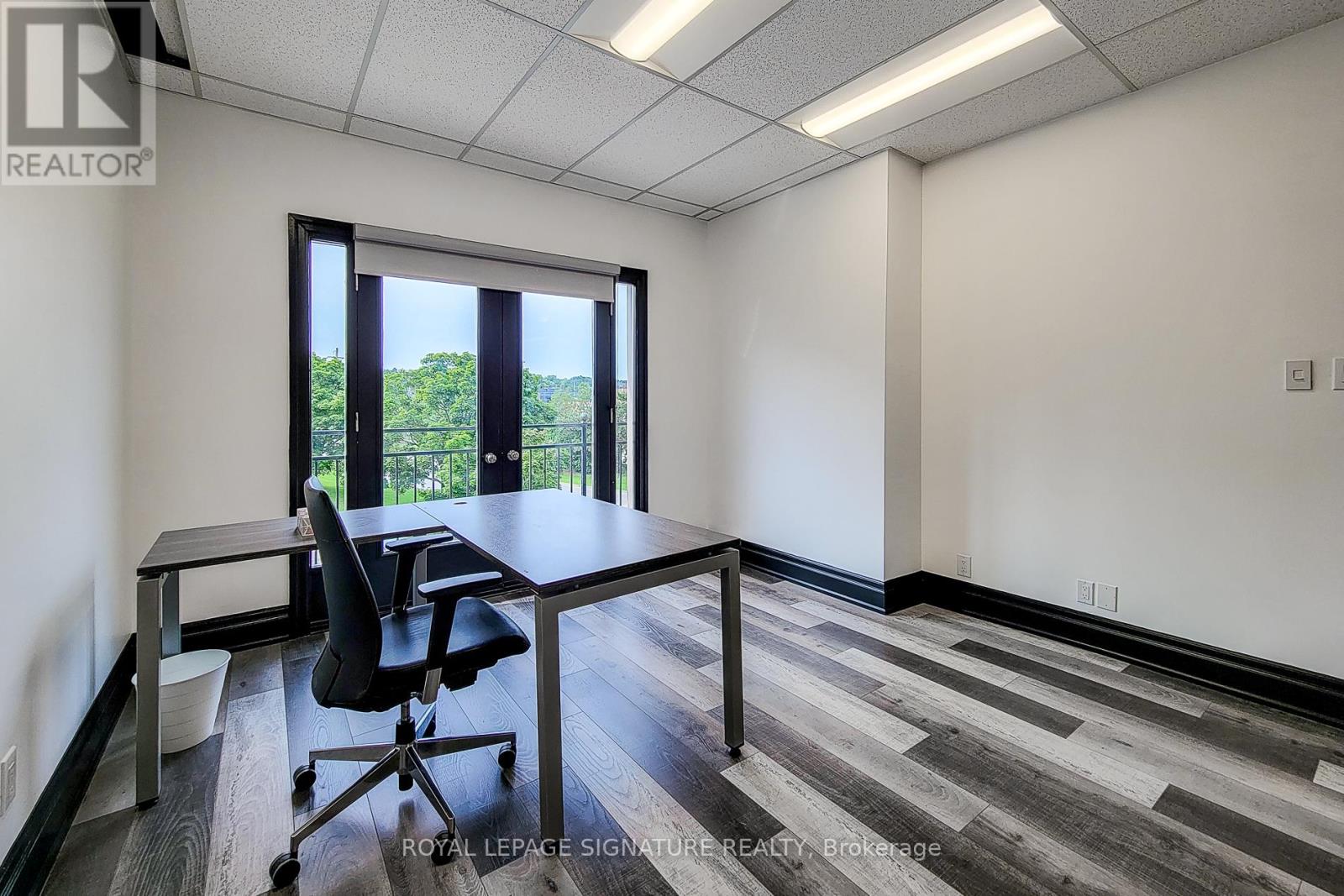 300 - 414 North Service Road E, Oakville, Ontario  L6H 5R2 - Photo 37 - W12486686