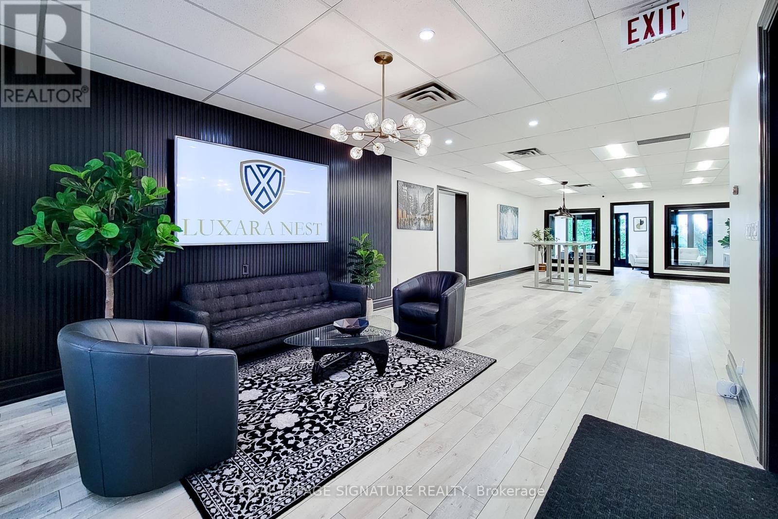 300 - 414 North Service Road E, Oakville, Ontario  L6H 5R2 - Photo 5 - W12486686