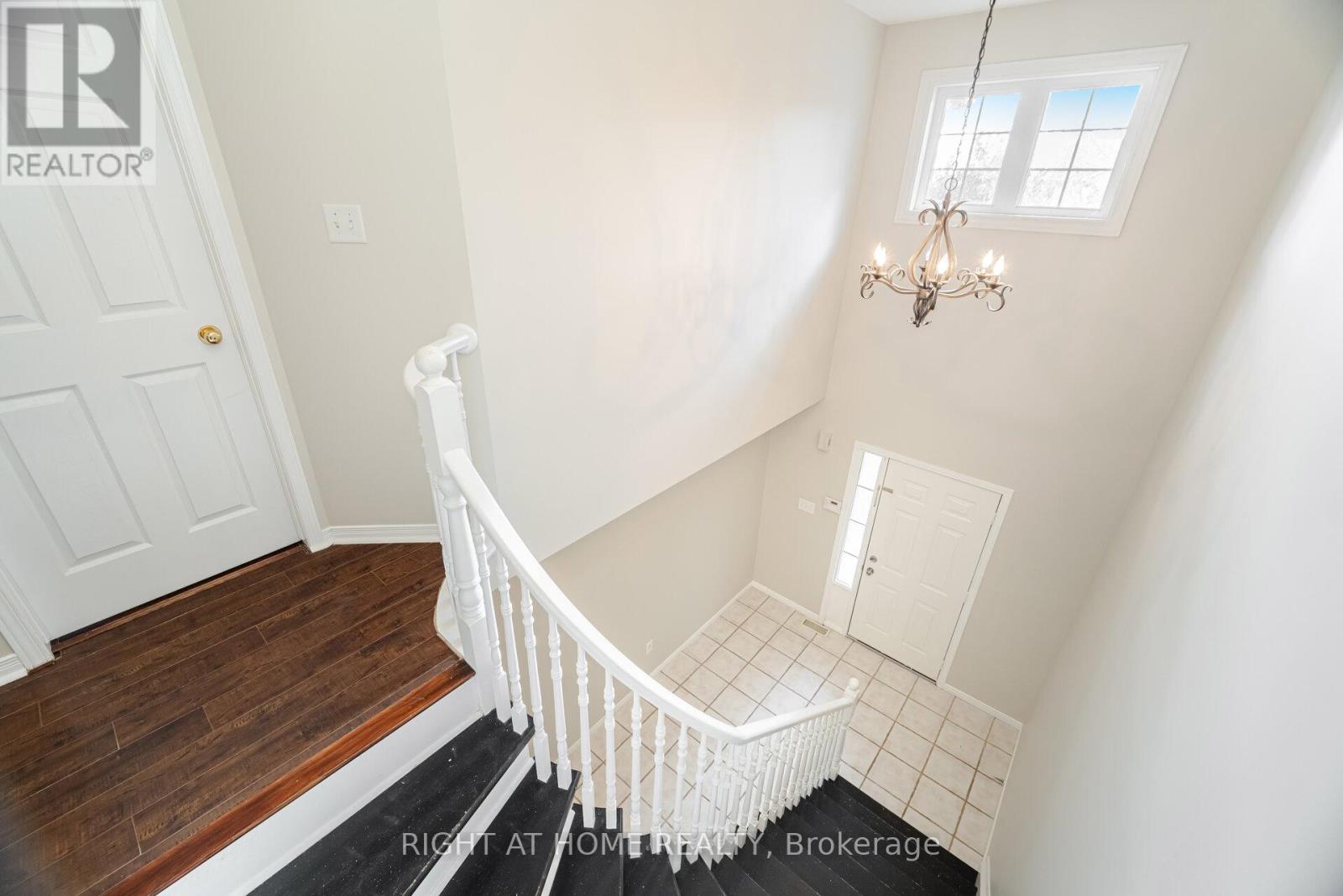 2 - 1283 Blanshard Drive, Burlington, Ontario  L7M 4T8 - Photo 17 - W12486687