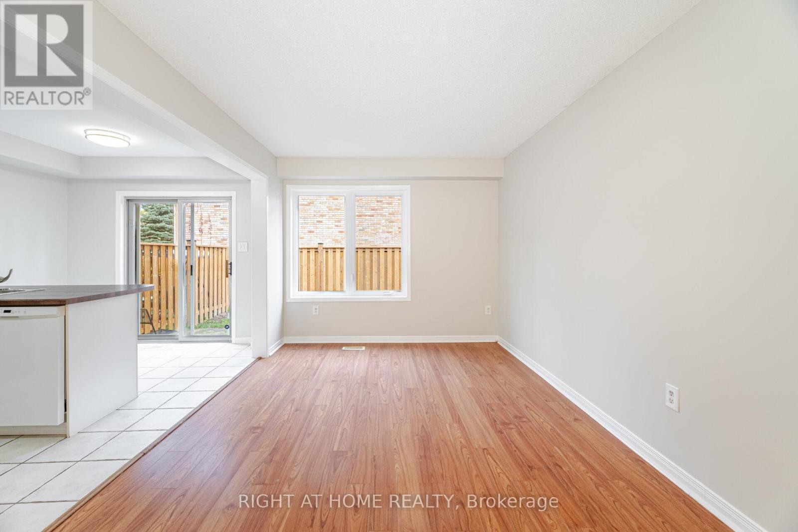 2 - 1283 Blanshard Drive, Burlington, Ontario  L7M 4T8 - Photo 9 - W12486687