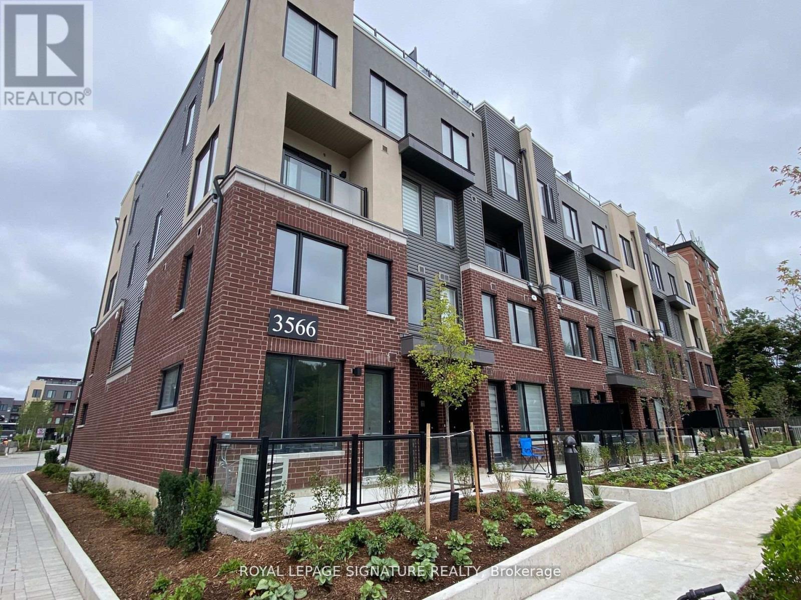 4 - 3566 Colonial Drive, Mississauga, Ontario  L5L 0C1 - Photo 2 - W12486697