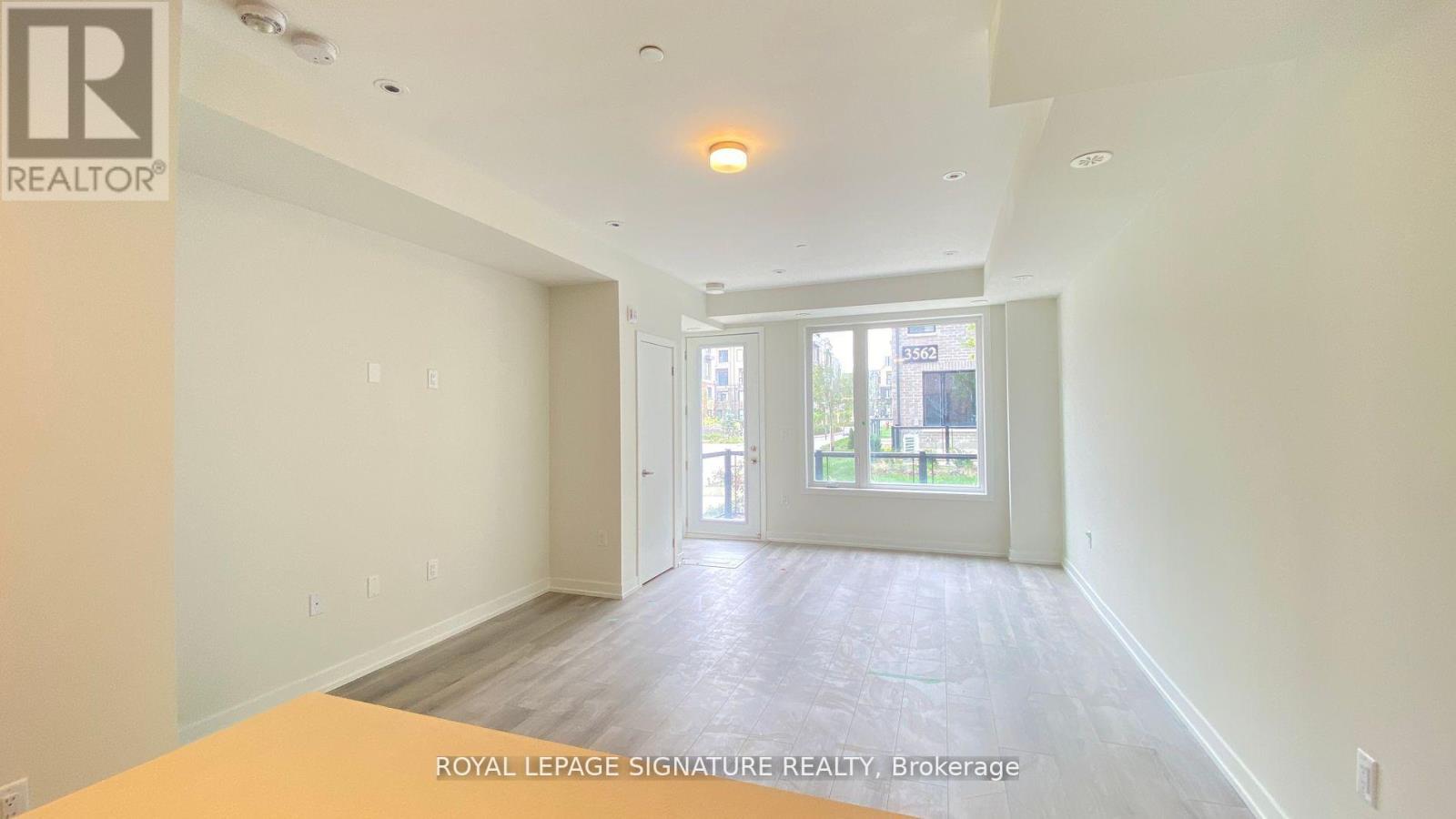 4 - 3566 Colonial Drive, Mississauga, Ontario  L5L 0C1 - Photo 4 - W12486697