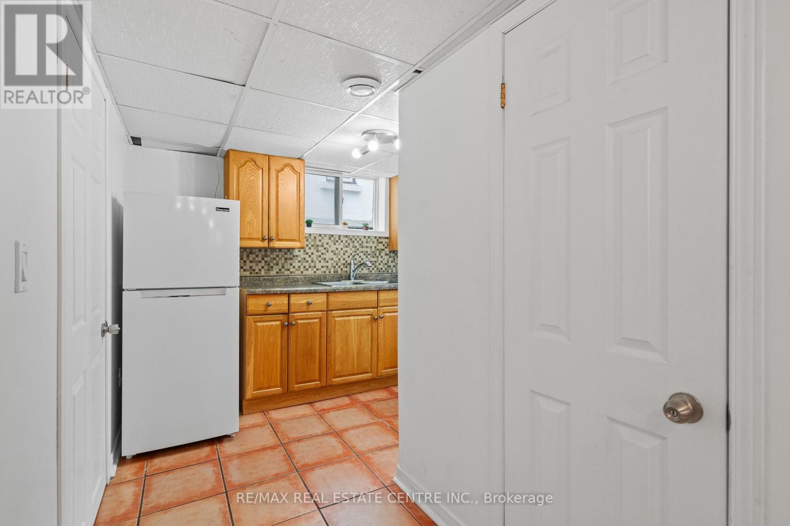 Basement - 298 Wallace Avenue, Welland, Ontario  L3B 1R9 - Photo 11 - X12486654
