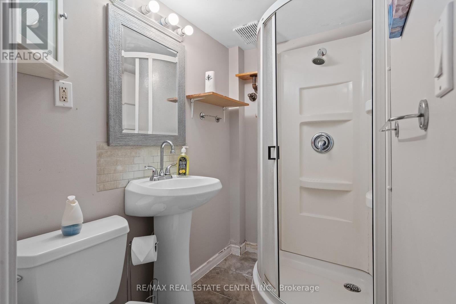 Basement - 298 Wallace Avenue, Welland, Ontario  L3B 1R9 - Photo 12 - X12486654